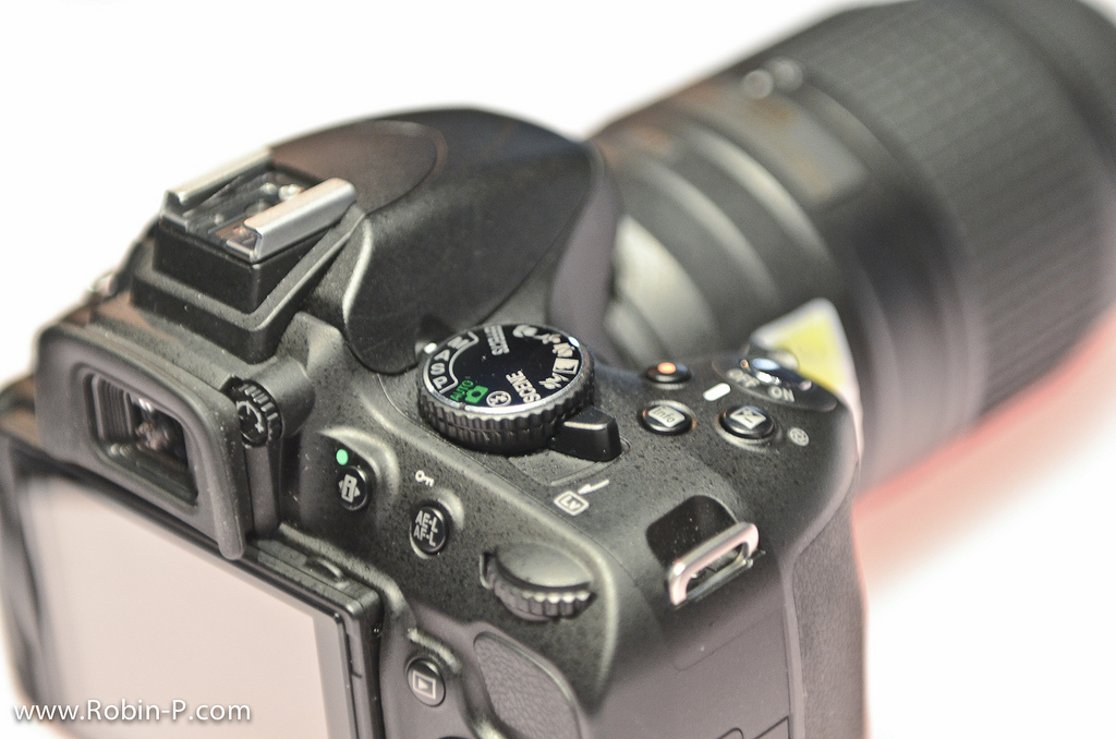 Nikon D5100 - panneau de commande supérieur