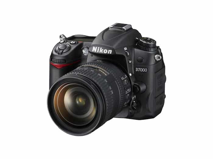 nikon_D7000_profil.jpg