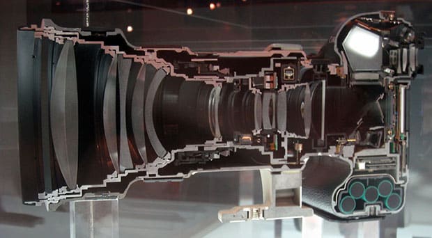 Canon EOS 1Ds et 400mm f/4 coupés en deux