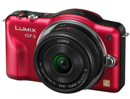 Panasonic Lumix GF3 rouge vu de face