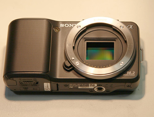 Le Sony NEX-3 démonté