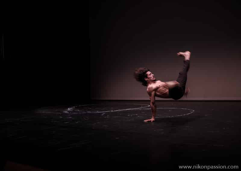 Comment photographier un spectacle de danse en basse lumière