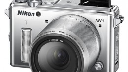 nikon_1_AW1_vue_profil_flash_ouvert.jpg