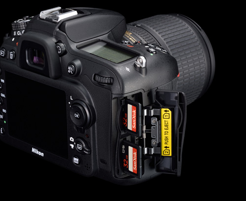 Nikon D7200 cartes mémoires double emplacement SD