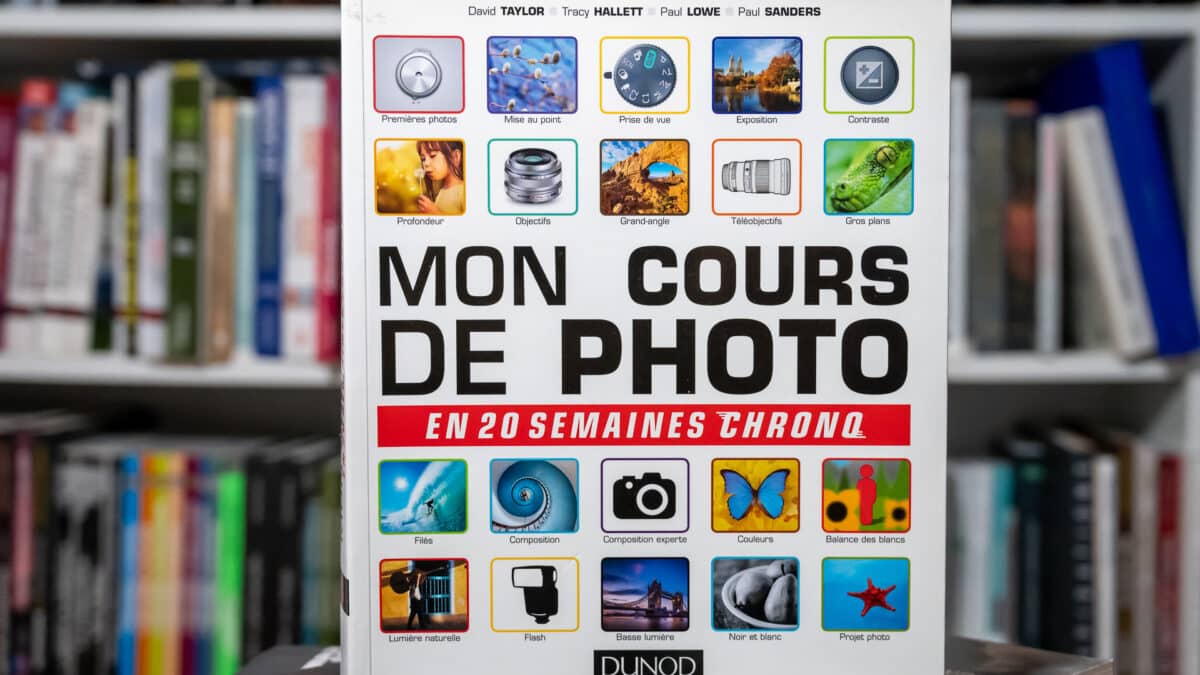 Mon cours de photo en 20 semaines chrono - Un livre pour apprendre la photo pas à pas, semaine après semaine. Mon avis après des années à le recommander à mes lecteurs débutants.