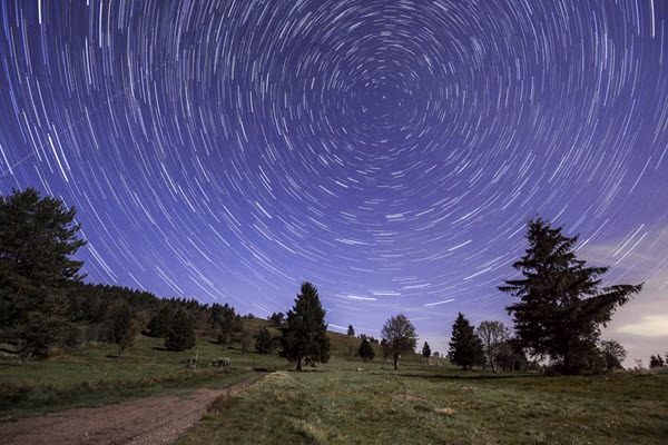 Comment photographier les aurores boréales, la pleine lune, la foudre et la voie lactée