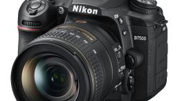 Nikon D7500, présentation et caractéristiques techniques