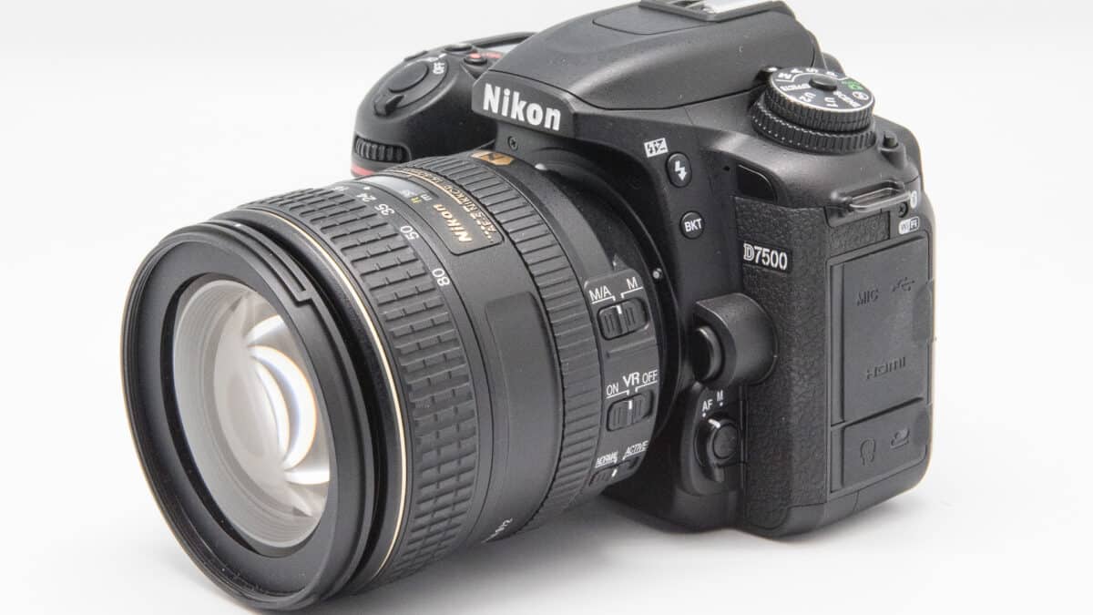 Nikon D7500