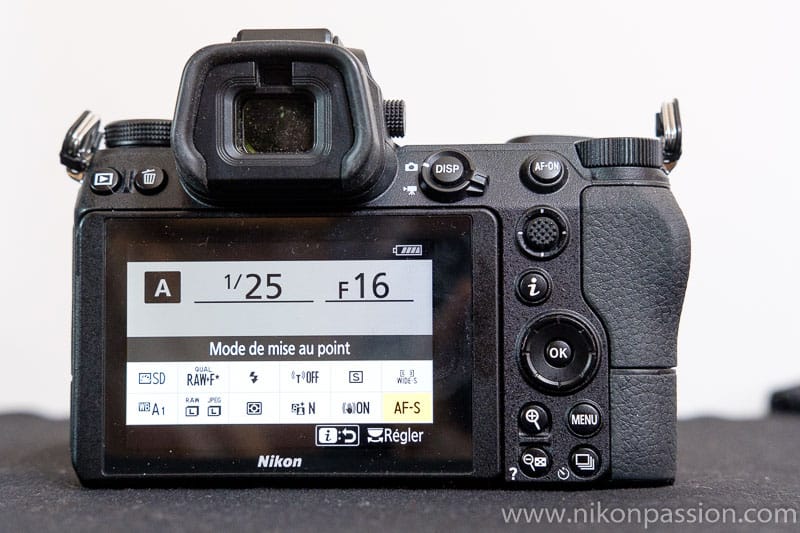 Test du Nikon Z7 : comparaison de taille entre Nikon Z7 et Nikon D750