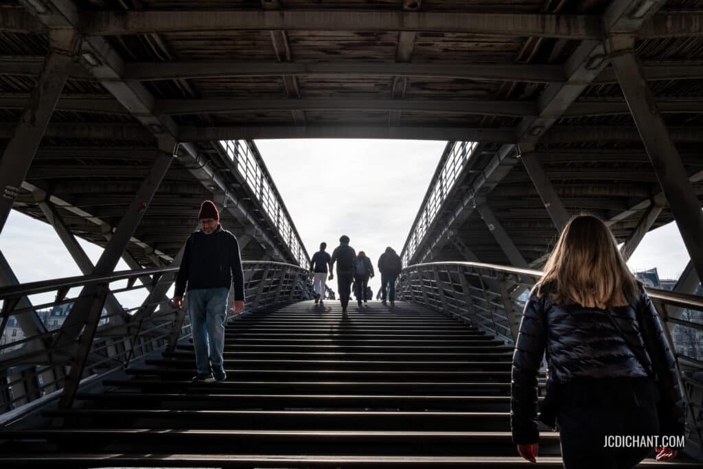 Sous les ponts de Paris - photo © JC Dichant - illustration d'un article sur devenir photographe créatif
