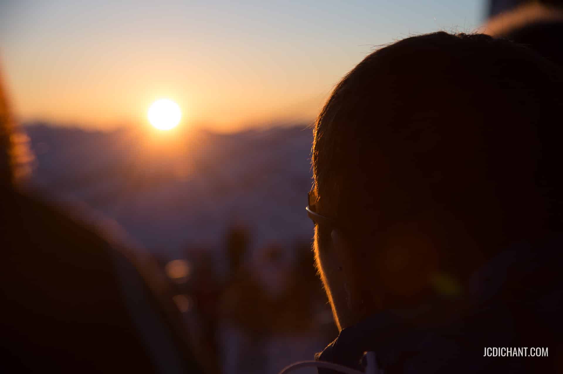Coucher de soleil sur le Pic du Midi, pour illustrer un article "La créativité en photographie ne s'improvise pas, elle se construit. Méthode, exercices et conseils pour développer votre démarche créative pas à pas."