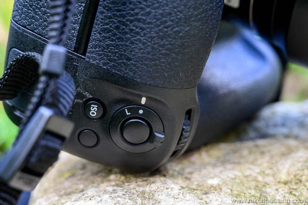 le déclencheur et les commandes déportées pour le mode portrait sur le Nikon Z 9 