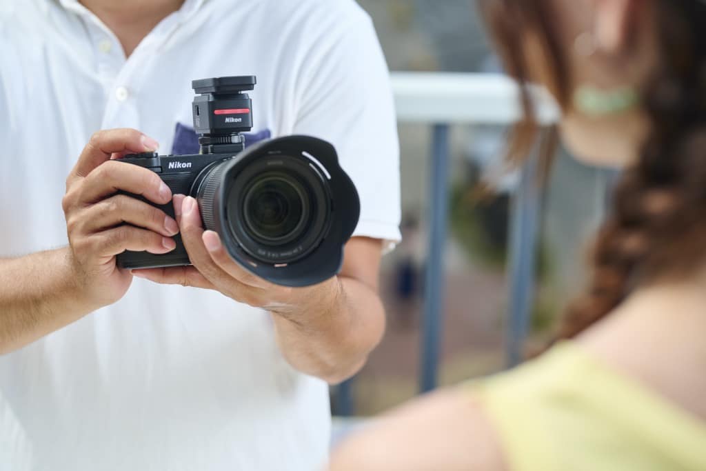Nikon ZR et téléobjectif - vidéo à main levée