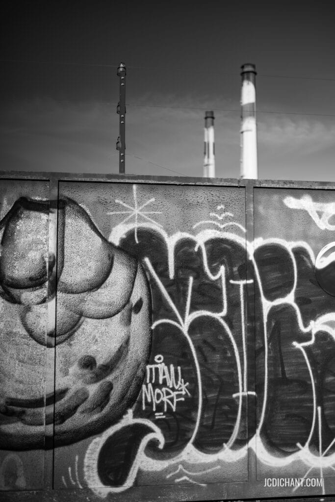 Photographier autour de chez soi : Les cheminées de la centrale EDF de Vitry-sur-Seine - photo © JC Dichant