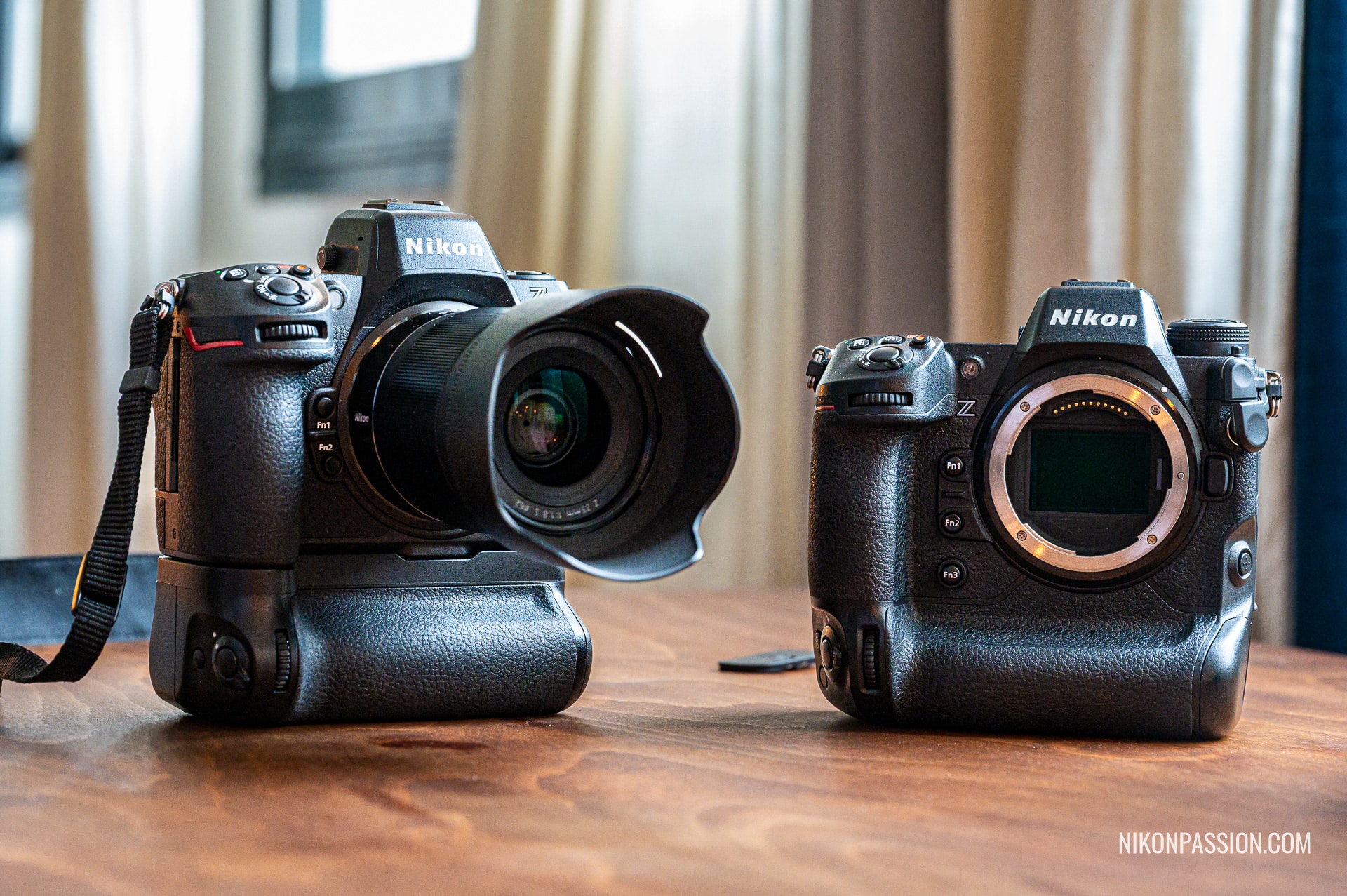 Appareil photo Nikon Z8 avec et sans poignée grip