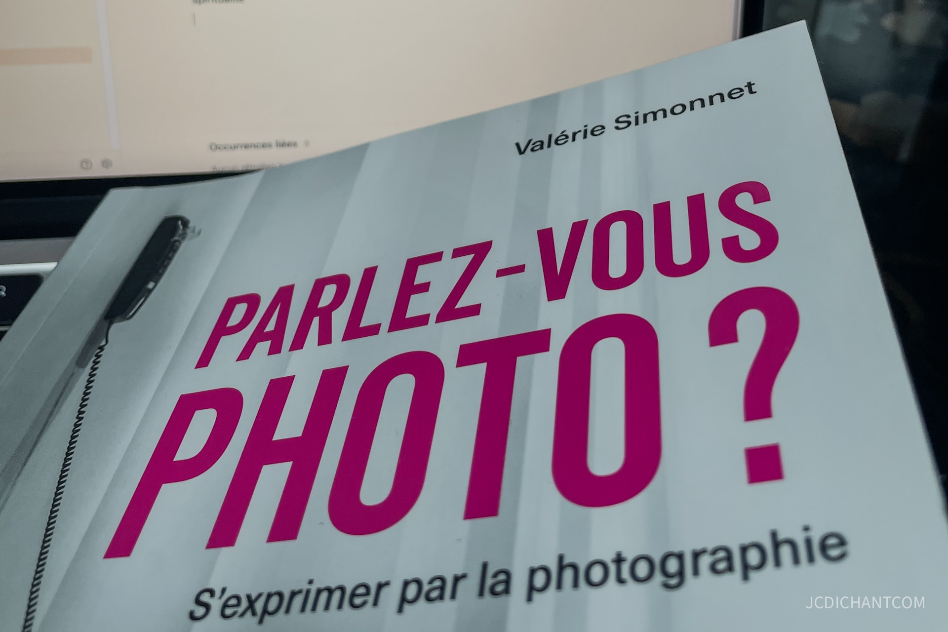 Couverture du livre Parlez-vous photo ? De Valérie Simonnet
