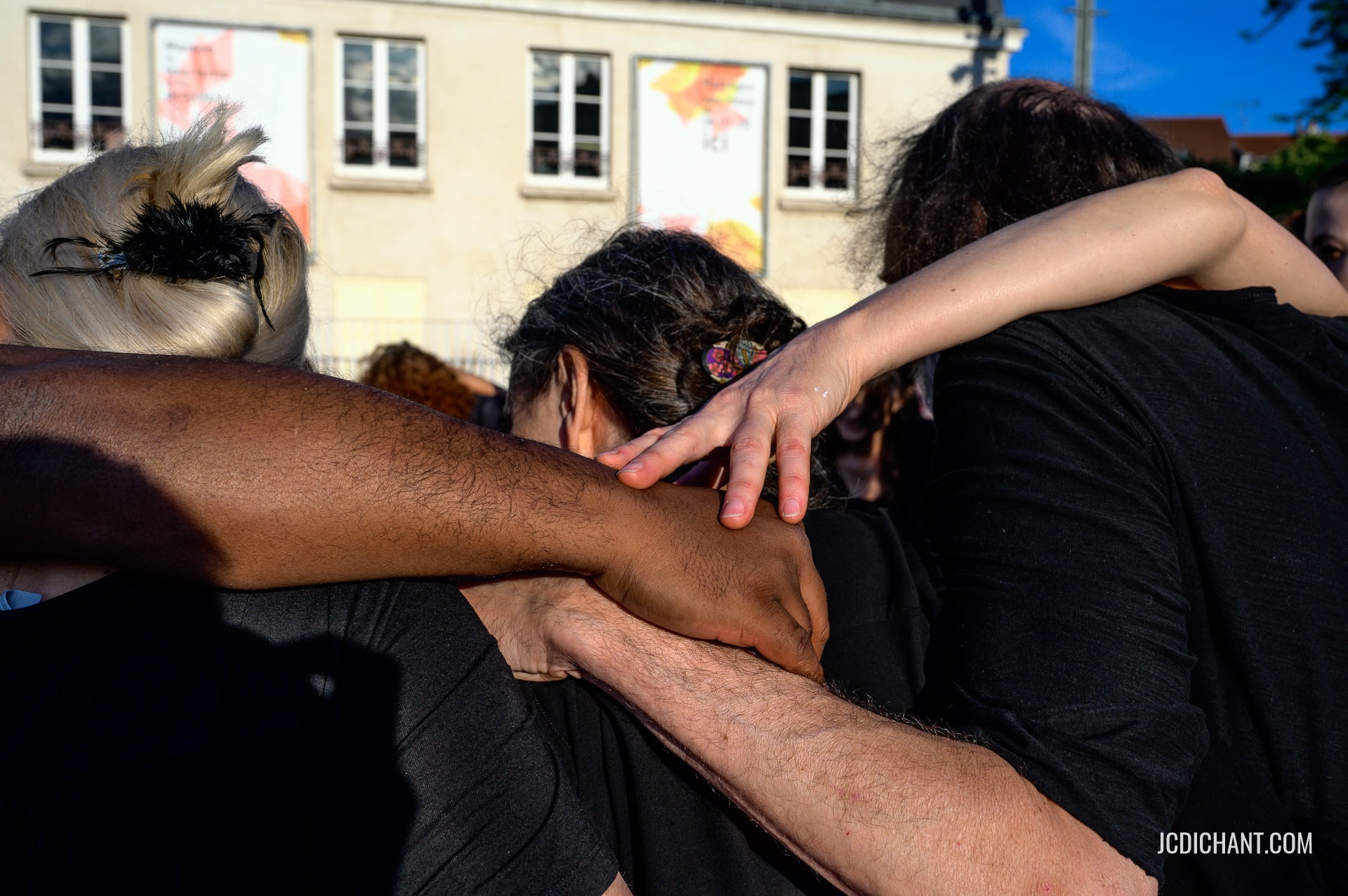 Extrait de la danse urbaine Cent pas presque à Vitry-sur-Seine - photo © Jean-Christophe DICHANT