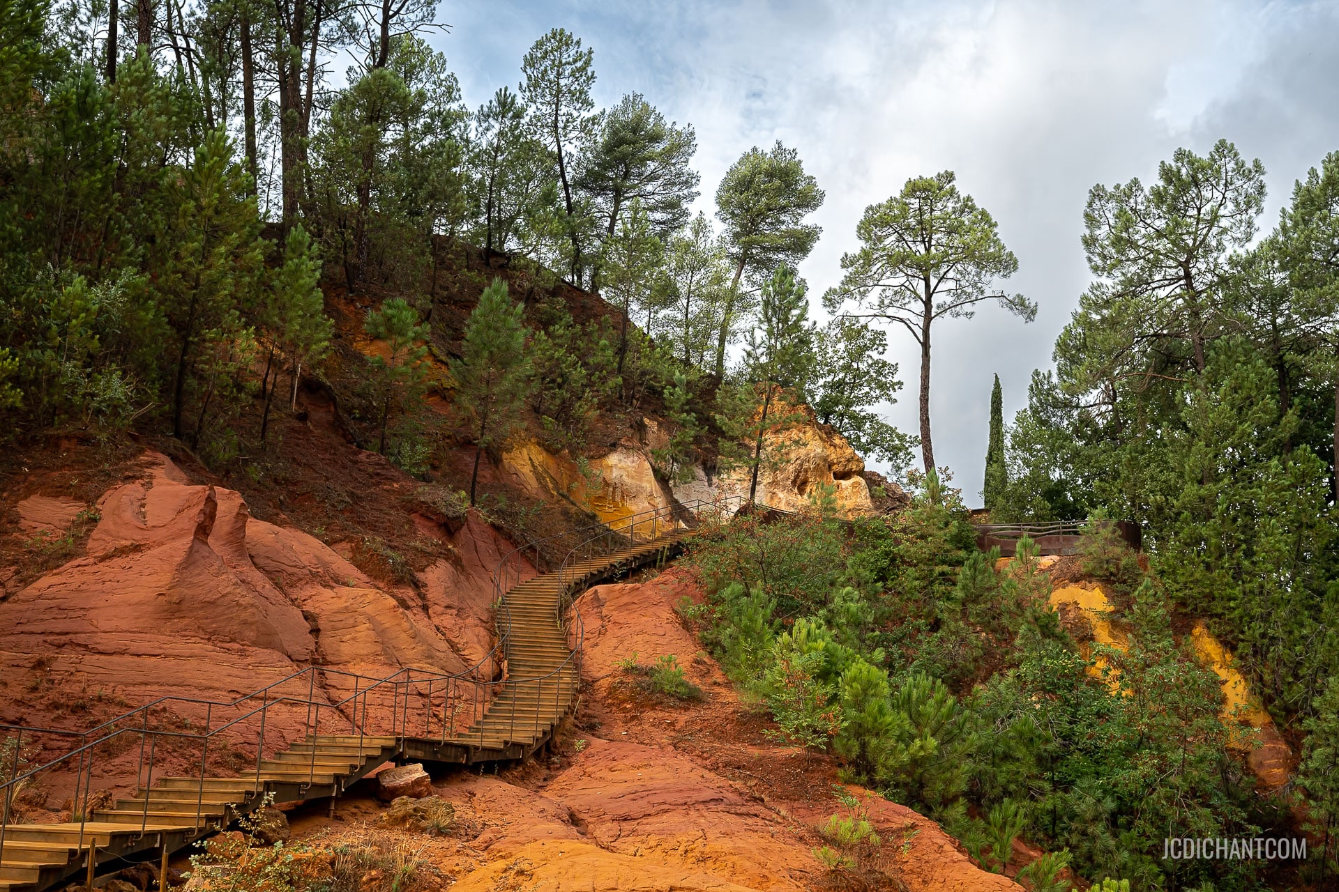 LE SENTIER DES OCRES à ROUSSILLON - photo © Jean-Christophe DICHANT