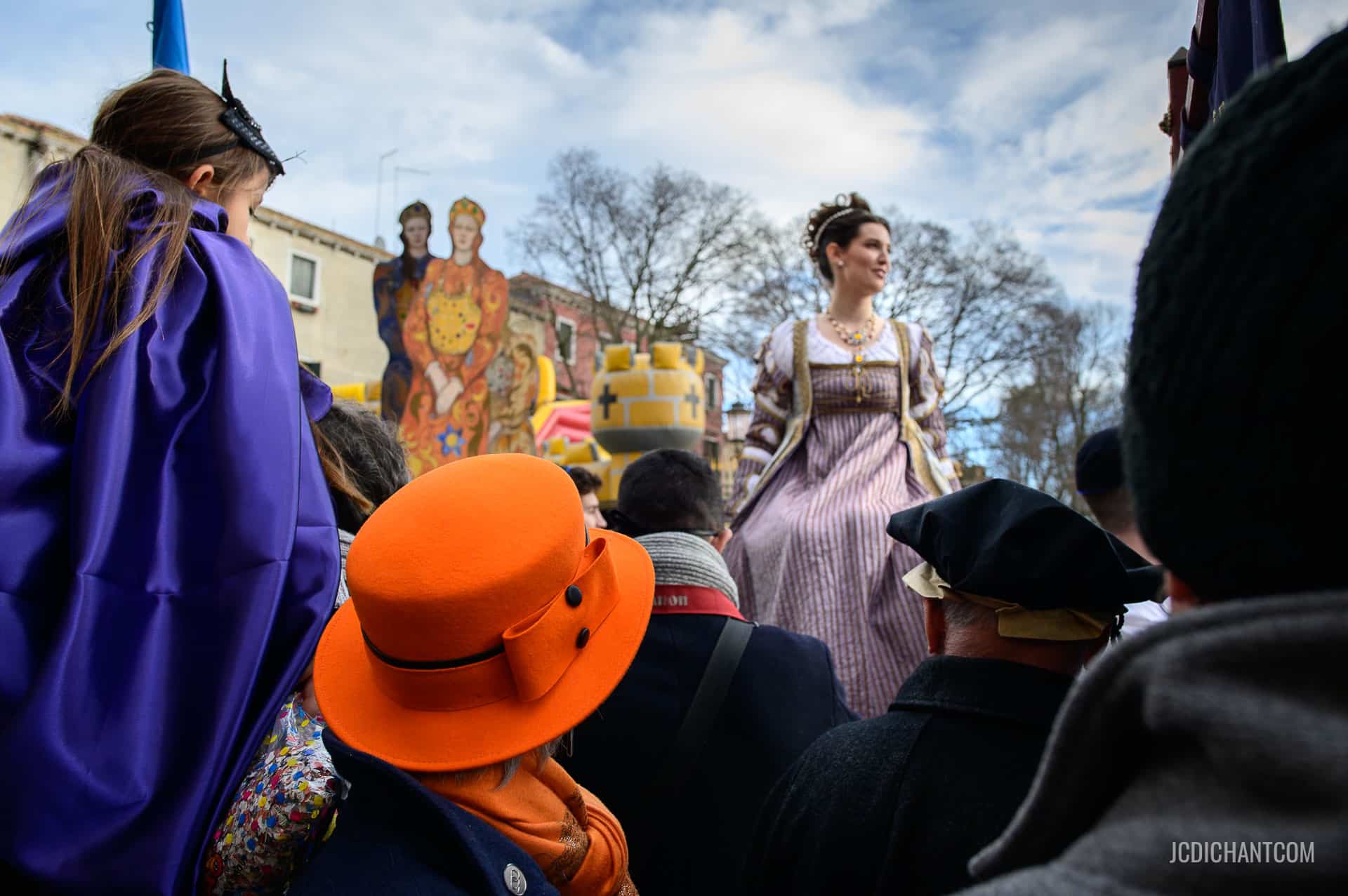 Dans les rues de Venise pendant le défilé du carnaval - photo (©) JC Dichant