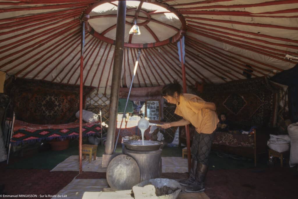 Sur la route du lait : 25 ans de reportage photo amateur à travers le monde avec Colette Dahan et Emmanuel Mingasson
