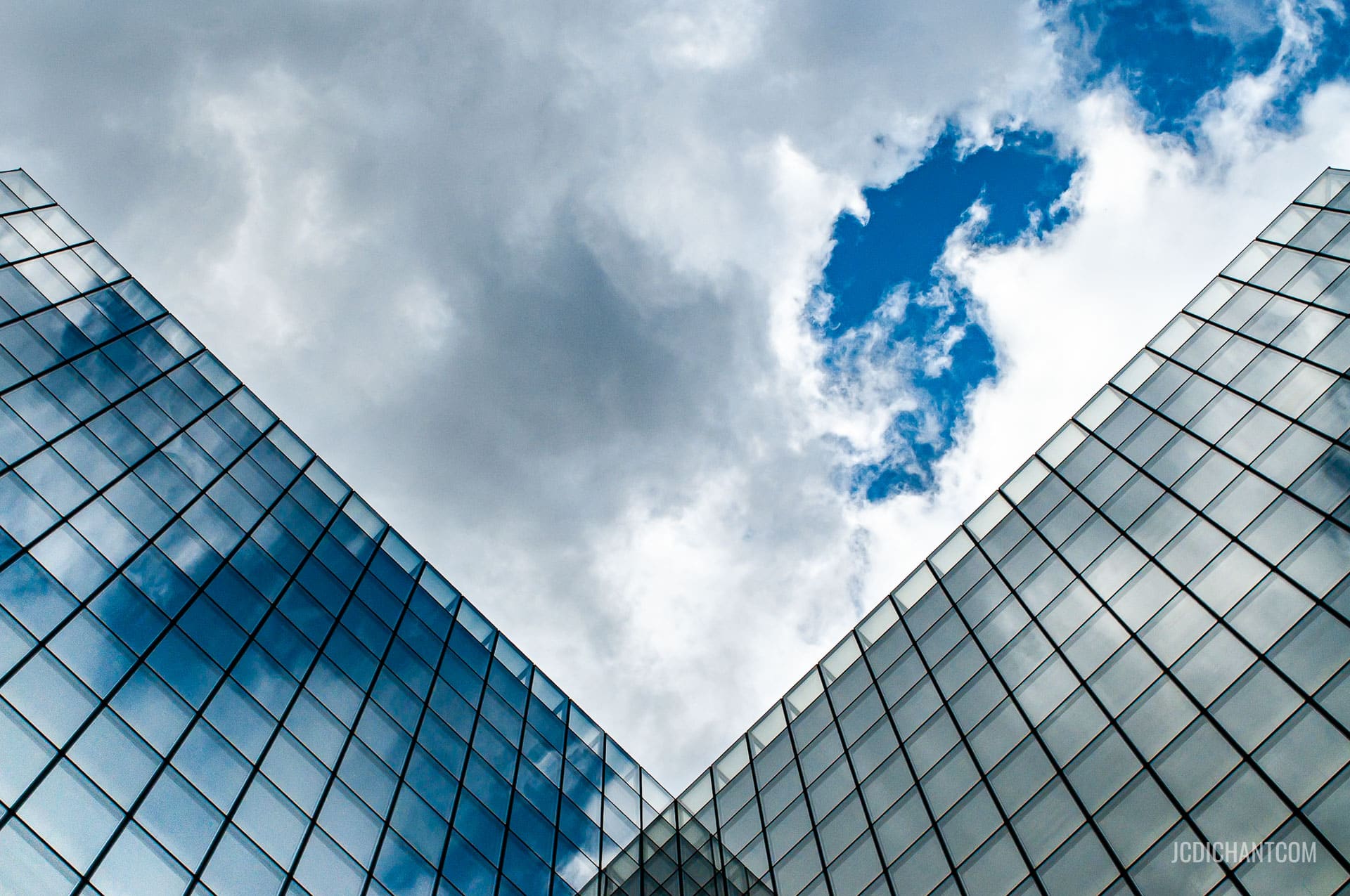 Les façades de la bibliothèque Mitterrand (BNF) - photo (©) JC Dichant