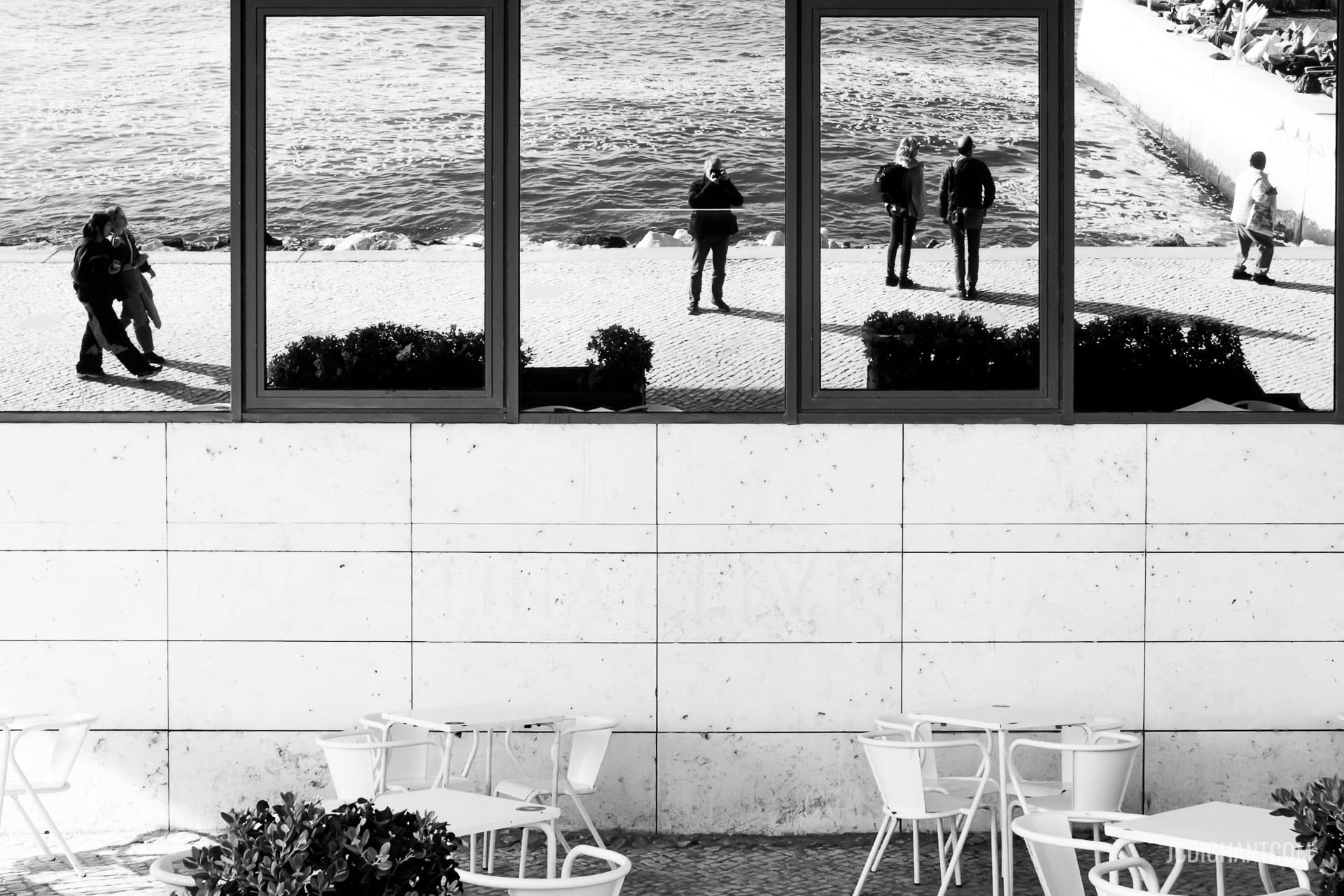 Auto-portrait de Jean-Christophe DICHANT dans un reflet de vitrine - photo (©) JC Dichant