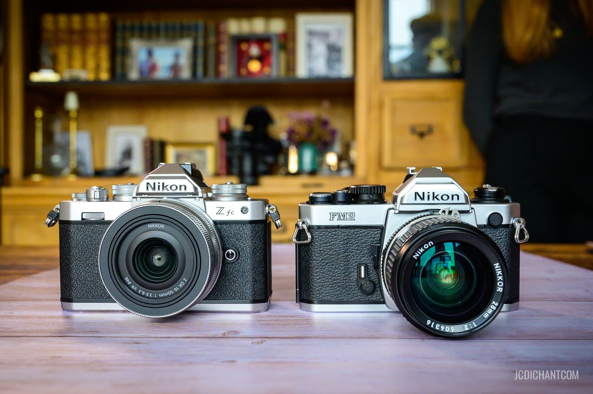Comparaison Nikon Zfc vs Nikon FM2 - photo (©) JC Dichant